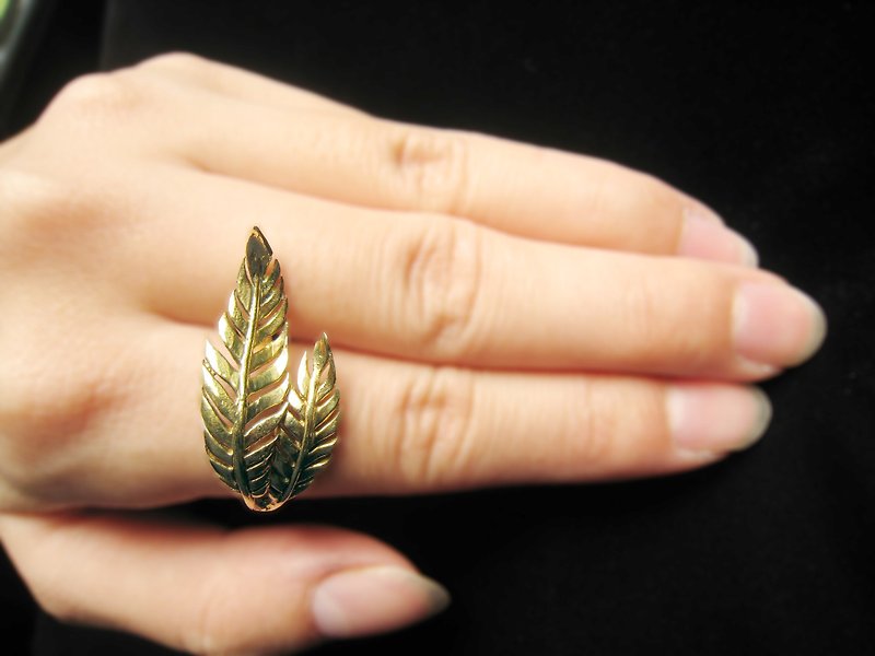 Fern leaf ring in brass with oxidized antique color ,Rocker jewelry ,Skull jewelry,Biker jewelry - General Rings - Other Metals 