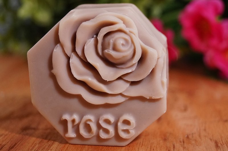 Repair skin Comfrey rose soap - Soap - Plants & Flowers Purple