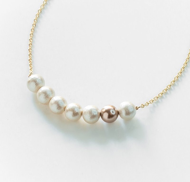 [Cotton pearl necklace with swarovski crystal pearl ] - สร้อยคอ - โลหะ สีทอง