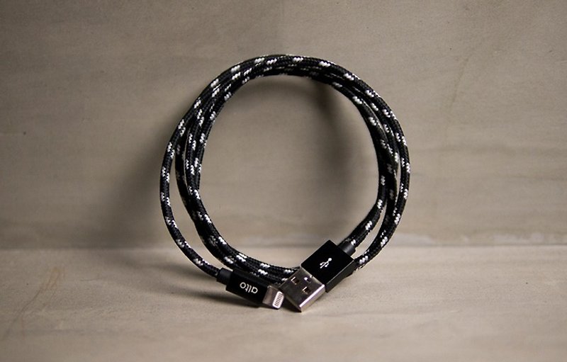 Alto Knitted Pattern Lightning Cable- Black/Metal Black (no laser engraving) - ที่ชาร์จ - ผ้าฝ้าย/ผ้าลินิน สีดำ
