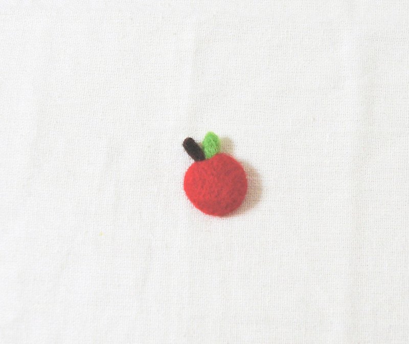 Small apple wool felt small brooch - เข็มกลัด - ขนแกะ สีแดง