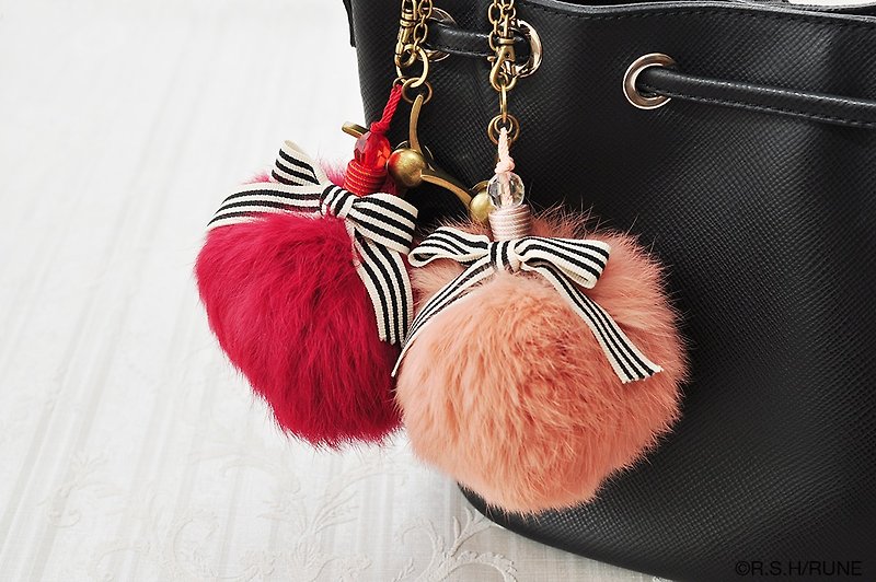 Glove holder tassel with fur (event product) - Gloves & Mittens - Other Materials Pink