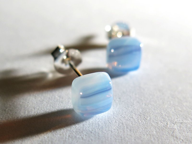 豆腐琉璃純銀耳環 / 藍紋起司 - 耳環/耳夾 - 玻璃 藍色
