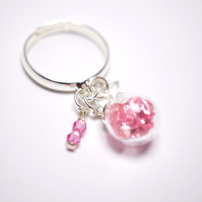 A Handmade pink crystal pendant glass ball ring - แหวนทั่วไป - แก้ว 