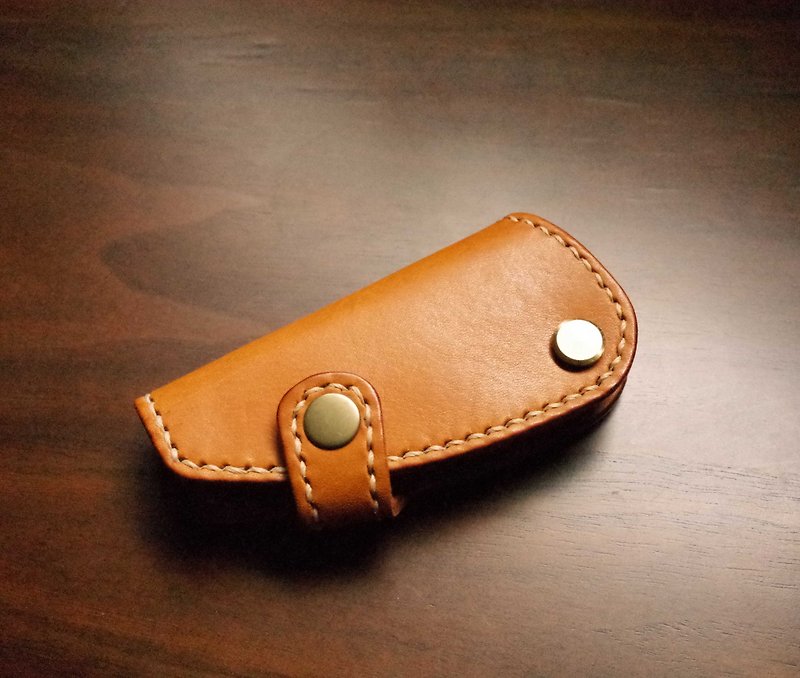 Fully hand-stitched leather VESPA motorcycle key case-light brown - Keychains - Genuine Leather Brown