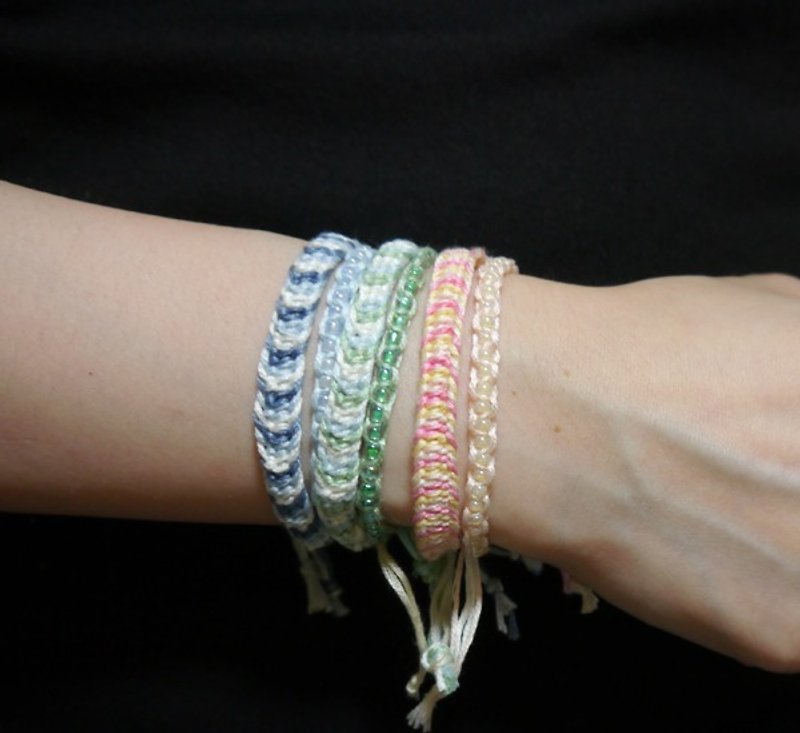 Macaron braided bracelet - สร้อยข้อมือ - วัสดุอื่นๆ สีน้ำเงิน