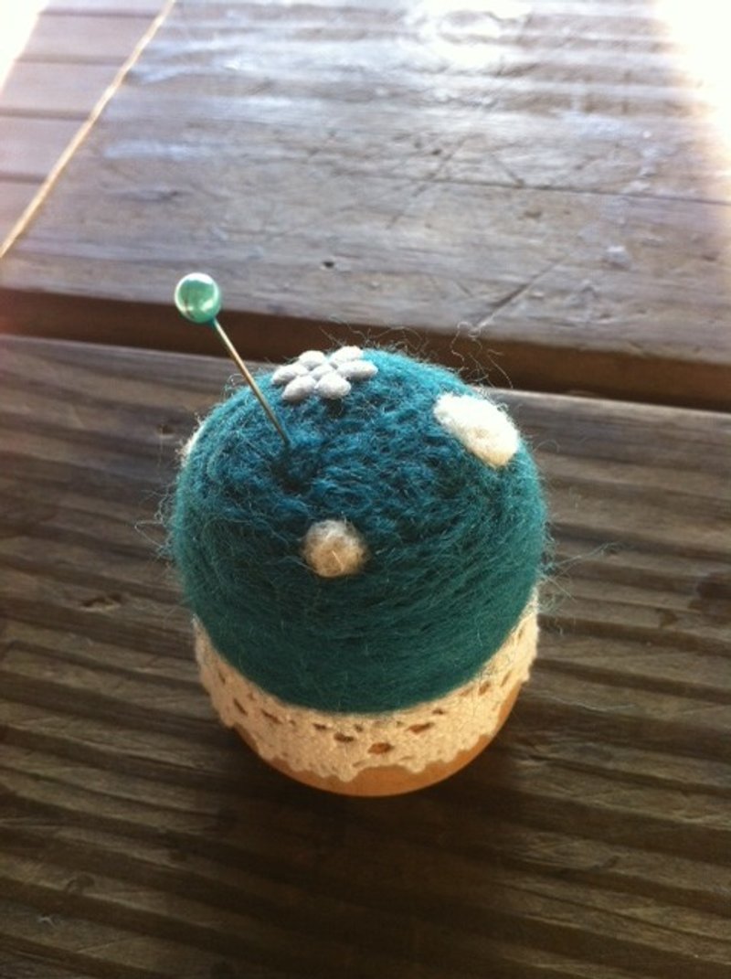 Wool felt wooden seat pin plug (malachite green) - อื่นๆ - ขนแกะ สีเขียว