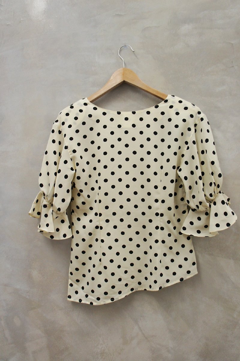 PdB vintage off-white and black Polka Dot Puff Sleeve round neck T-shirt oblique hem - Women's Tops - Other Materials White