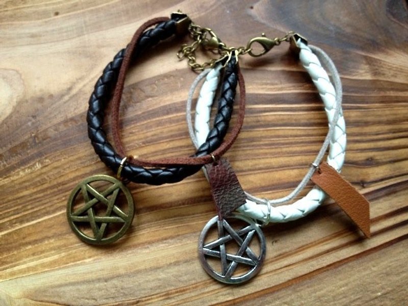 Handmade- retro woven leather bracelet lucky stars circle - สร้อยข้อมือ - หนังแท้ 