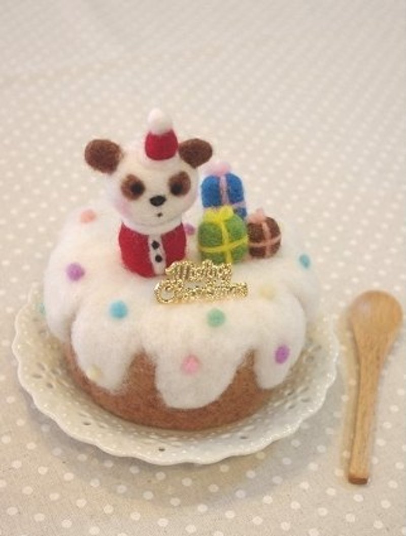 Bear feet. Wool felt Panda Christmas cake - อื่นๆ - ขนแกะ หลากหลายสี