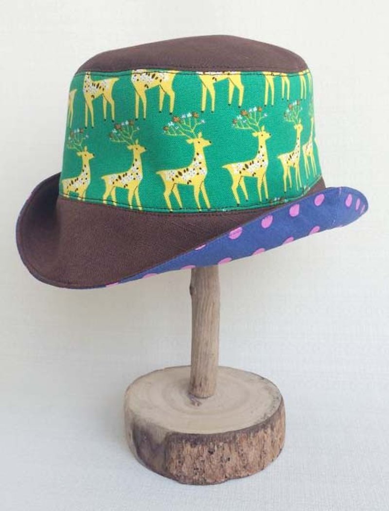 Va Beanie handmade Christmas deer sided hat series - ผ้ากันเปื้อน - วัสดุอื่นๆ 