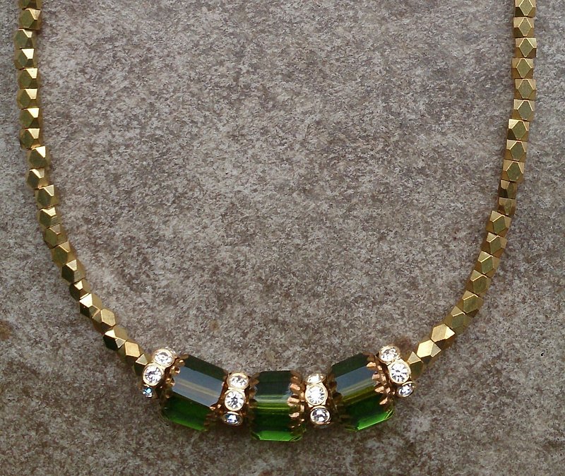 布拉格系列-古董捷克玻璃黃銅項鍊(綠) - 項鍊 - 寶石 綠色
