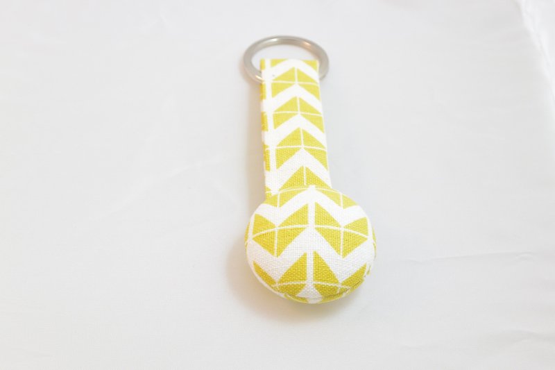 Hand-feel cloth buckle key ring-direction - Keychains - Other Materials Yellow