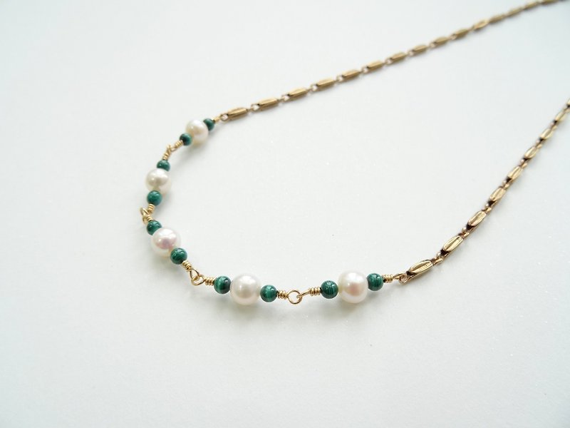 ::Downton Retro – Lady Sybil’s:: Freshwater Pearls & Malachite Brass Chain Necklace - Necklaces - Gemstone Multicolor