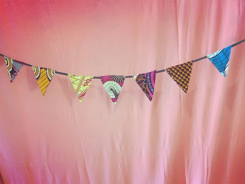 【熱戀非洲】非洲花布派對露營三角旗(12片) - 壁貼/牆壁裝飾 - 其他材質 多色