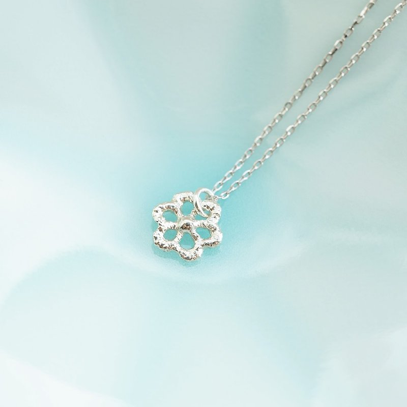 Lace Daisy Sterling Silver Necklace - Necklaces - Sterling Silver Silver