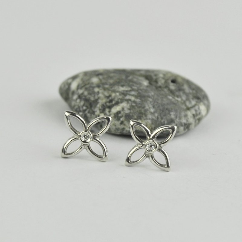 Cross flower earrings sterling silver - ต่างหู - โลหะ สีเทา
