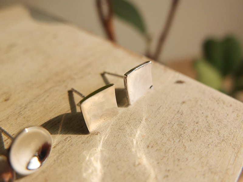 [Square] Extremely simple earrings/all handmade sterling silver - ต่างหู - โลหะ 