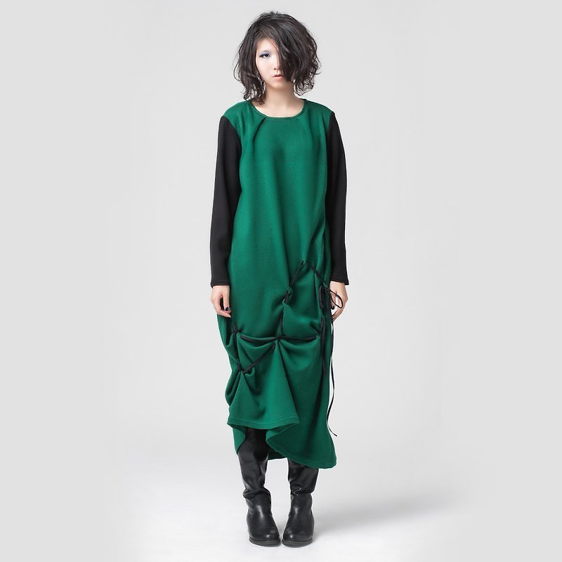 【DRESS】Knitted drawstring dress - ชุดเดรส - ขนแกะ สีเขียว