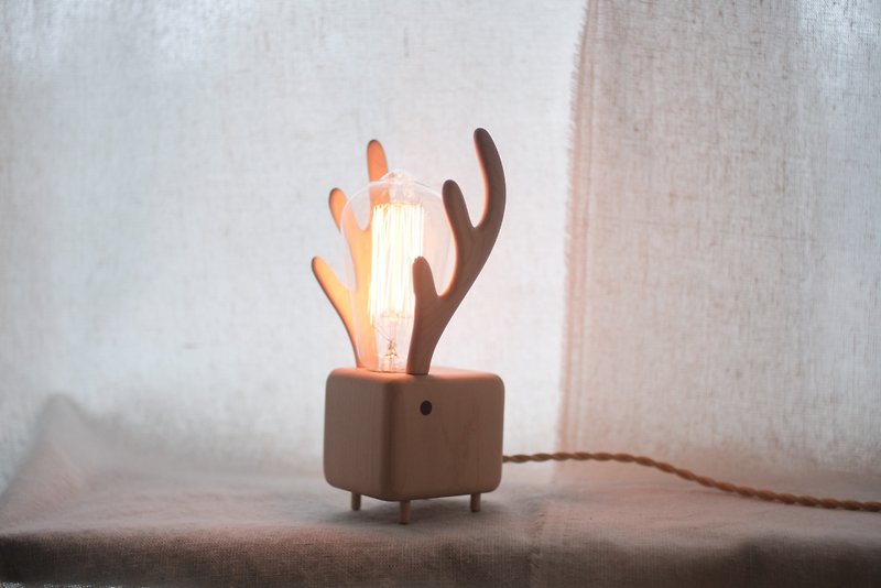 MoziDozen Deer    night light  wooden  handmade - โคมไฟ - ไม้ สีกากี
