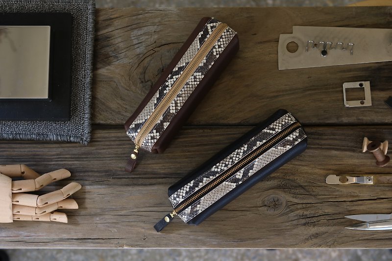 Pencil case / pencil case / storage bag (python skin) - กล่องดินสอ/ถุงดินสอ - หนังแท้ สีดำ