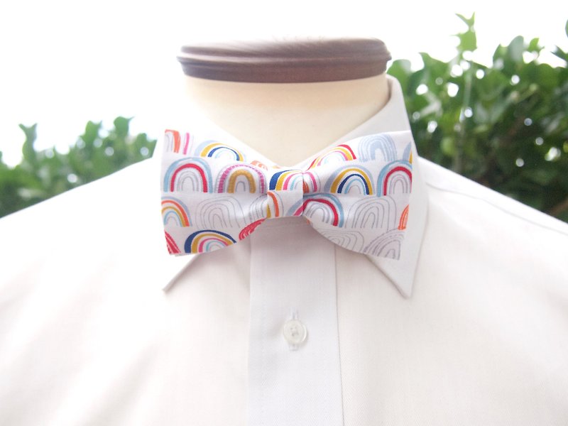 TATAN Rainbow Bow Tie - เนคไท/ที่หนีบเนคไท - วัสดุอื่นๆ หลากหลายสี