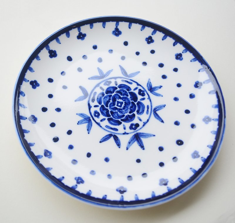 手繪7吋蛋糕盤 餐盤 青花玫瑰 現貨 - 盤子/餐盤 - 瓷 藍色