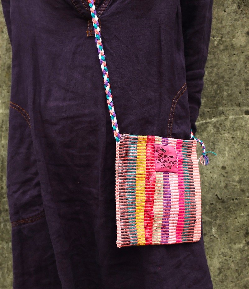 【Grooving the beats】Handmade Hand Woven Side Bag / Cross Body Bag（Pink） - กระเป๋าแมสเซนเจอร์ - วัสดุอื่นๆ สึชมพู