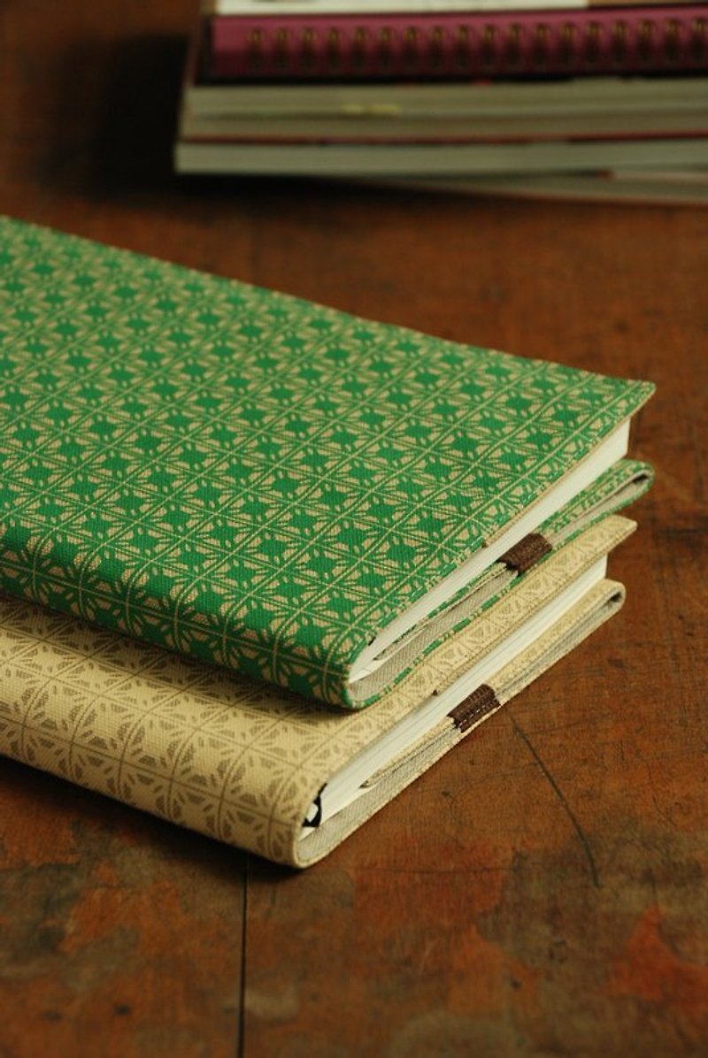 印花樂版畫收藏書衣-花磚/綠,卡其色 - 筆記本/手帳 - 其他材質 綠色