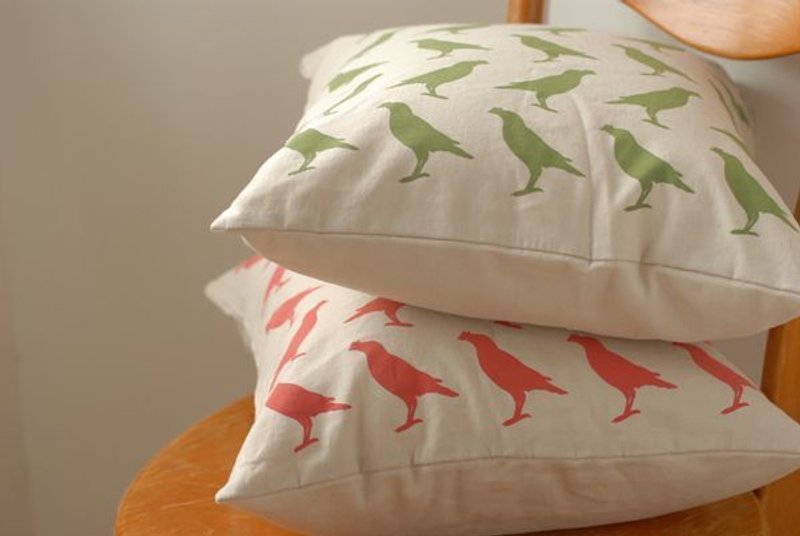 印花樂 版畫收藏抱枕-本土八哥(羅勒綠色) - Pillows & Cushions - Other Materials Khaki