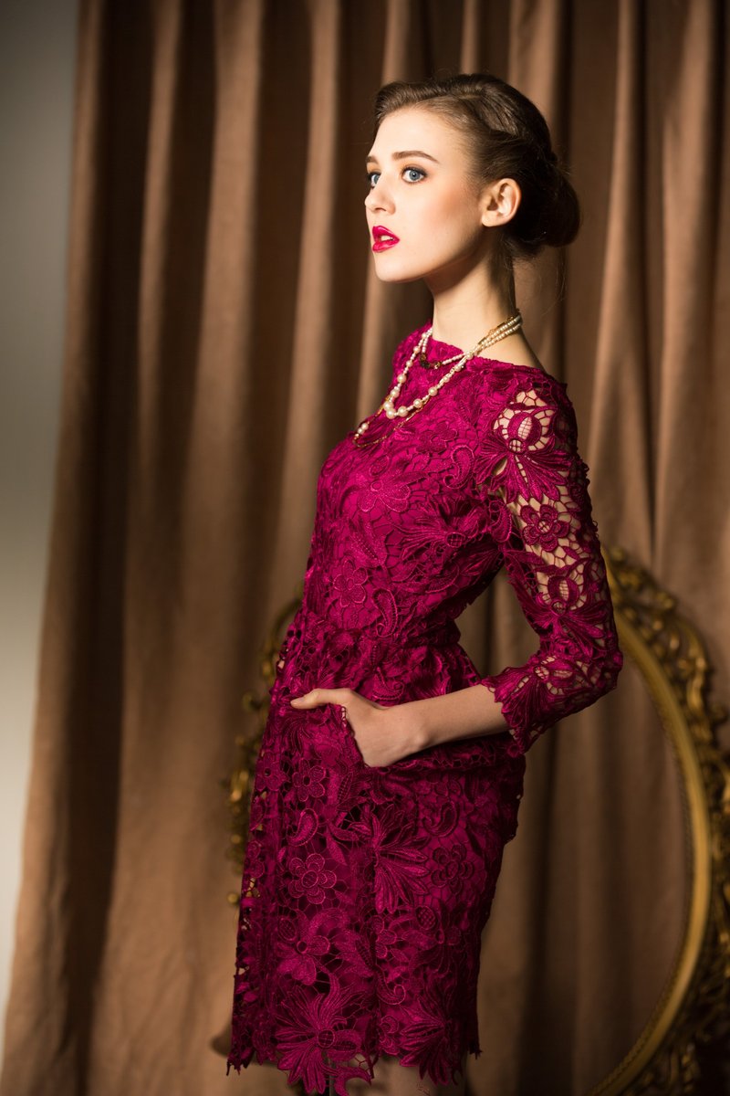 【Kan's】繁花立體刺繡蕾絲洋裝 (桃紫) - 連身裙 - 棉．麻 紫色