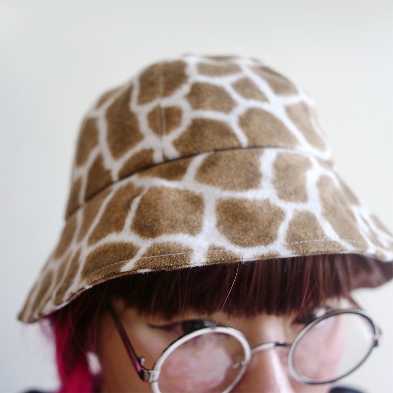 I am a giraffe fisherman hat - หมวก - ผ้าฝ้าย/ผ้าลินิน สีนำ้ตาล