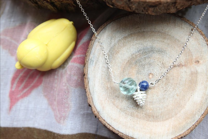 Gemstone Necklaces Green - Small pineal fight natural flop (light green) twisted piece Ying Stone lapis lazuli Silver plated necklace