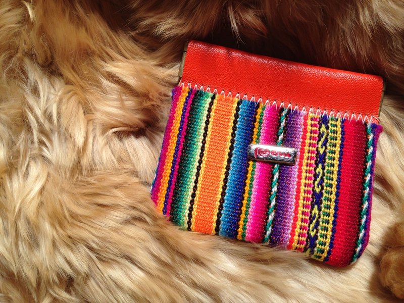 Peruvian colorful textured shrapnel Purse - กระเป๋าสตางค์ - วัสดุอื่นๆ สีแดง