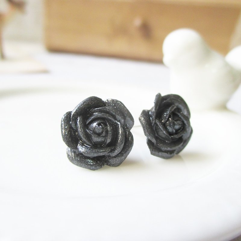 黑玫瑰 為你而誕生的惡魔 手工玫瑰 不繡鋼耳針 針式/夾式 - 耳環/耳夾 - 其他材質 黑色