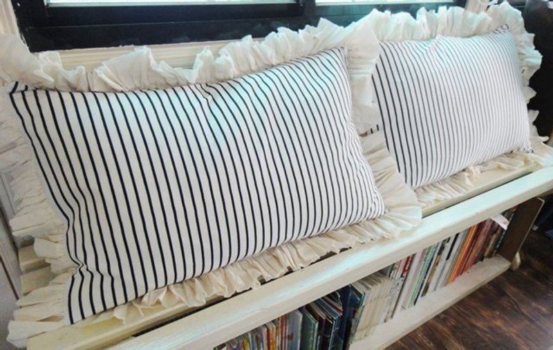 其他材質 擺飾/家飾品 白色 - S House 浪漫的條紋枕頭套