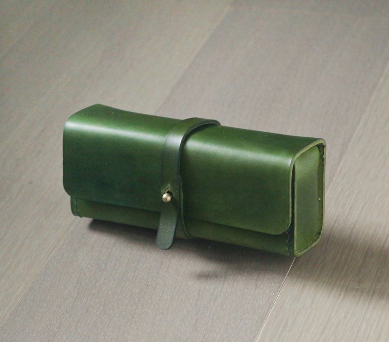 Green vegetable cow hide leather Pencil Case/Pen Pouch/ Sunglasses Case - กล่องดินสอ/ถุงดินสอ - หนังแท้ สีเขียว