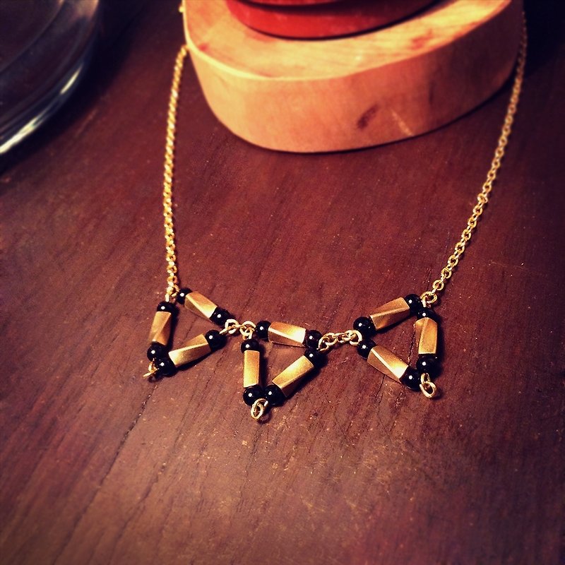 [N 'trail] triangular structure - necklace - สร้อยคอ - โลหะ สีทอง