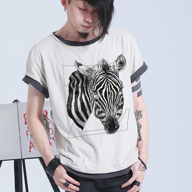 Zebra 斑馬 手繪字母T - 男 T 恤 - 棉．麻 白色