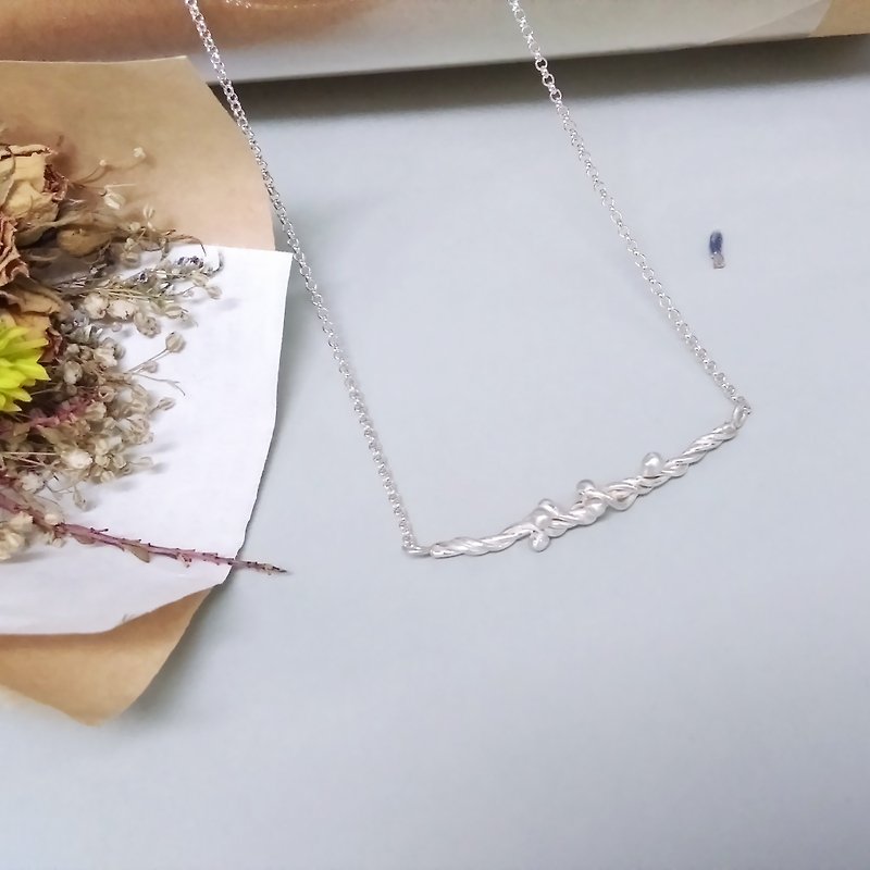 Vine x Necklace/Màn Work - Necklaces - Other Metals Gray