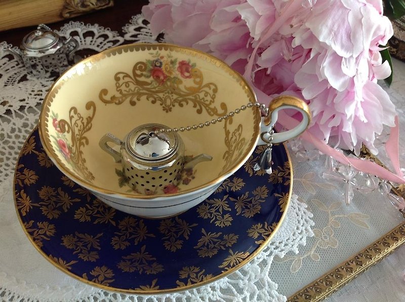 安妮瘋古物♥英國骨瓷皇家御用Aynsley 安茲麗相金手繪玫瑰 花茶杯 咖啡杯兩件組 - 茶具/茶杯 - 其他材質 藍色