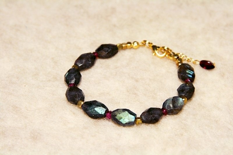 [Ofelia arts & amp; crafts] Natural Stone - Natural labradorite x red garnet bracelet [J32-Felicia] - Bracelets - Gemstone 
