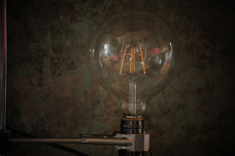 Edison Edison-industry industrial wind retro big bubble 4W LED bulb bright light source LED single lamp Edison filament bulb 110v - โคมไฟ - แก้ว สีเหลือง