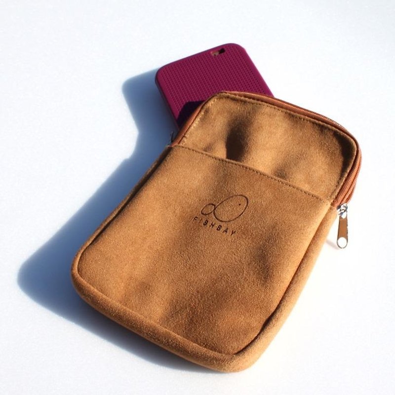 Micro suede – Cellphone bag – zip - อื่นๆ - วัสดุอื่นๆ สีนำ้ตาล