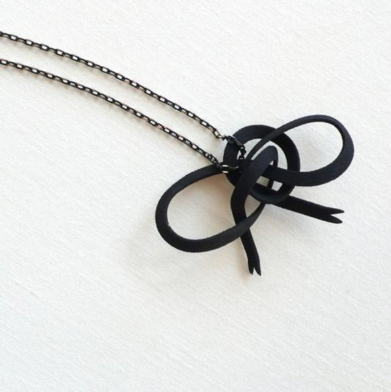 ribbon black necklace - สร้อยคอ - พลาสติก สีดำ