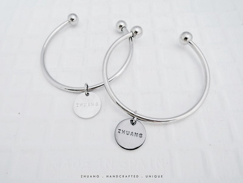 Zhu. Go your own way / minimalist C ring (single) - Bracelets - Paper 