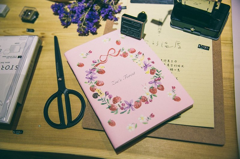 Zoe's forest Strawberry Garland Lucky Bag Set Paper Tape + Notebook PinkoiXmas Christmas Gift - สมุดบันทึก/สมุดปฏิทิน - กระดาษ 