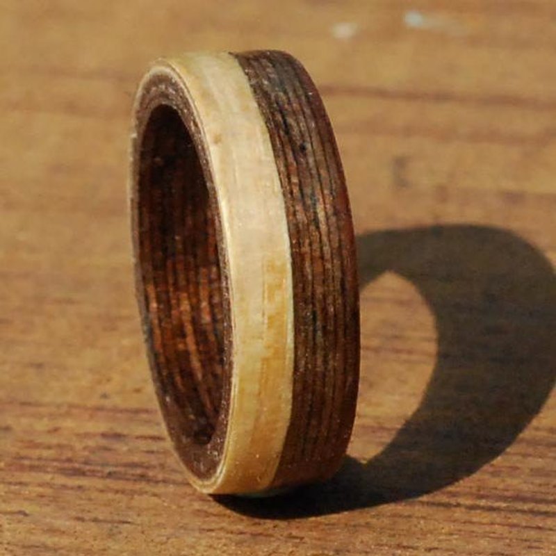 鐵刀木條紋雙色木頭戒指  手工訂製 - 戒指 - 木頭 咖啡色