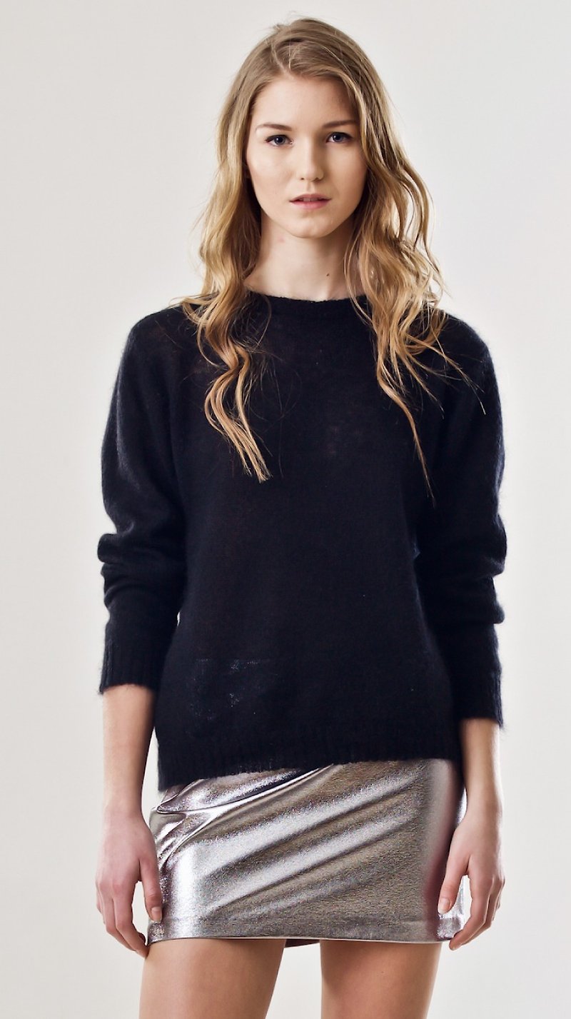 Black round neck women's pullover sweater ADELE - 毛衣/針織衫 - 其他材質 黑色