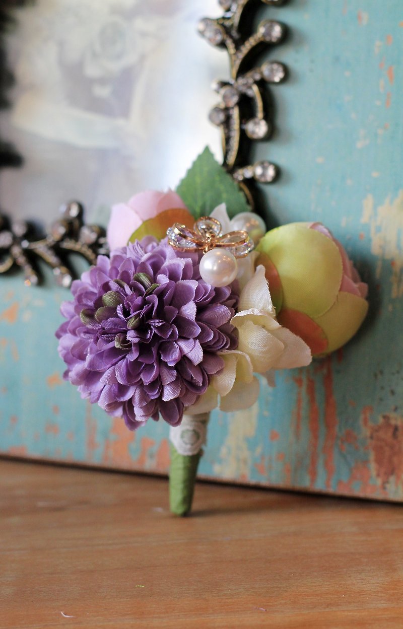 Handmade Corsage [Imitation Flower Series] Cute Little Ball Chrysanthemum (Purple) - เข็มกลัด - วัสดุอื่นๆ สีม่วง